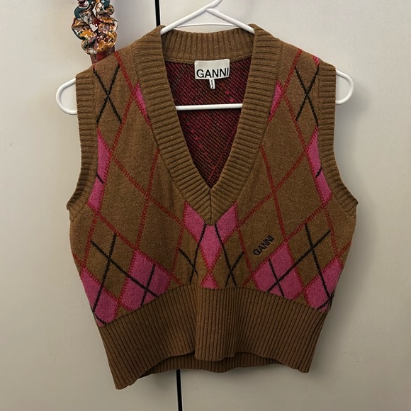Ganni Sweaters - Ganni V-neck Vest Knitwear